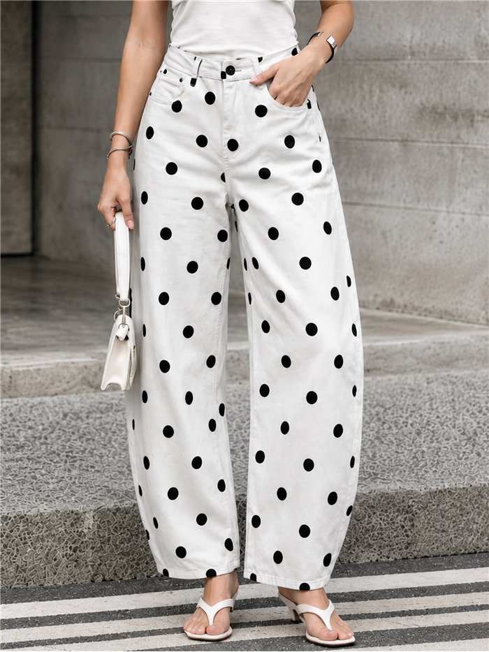 Pantalón vaquero barrel de lunares negros