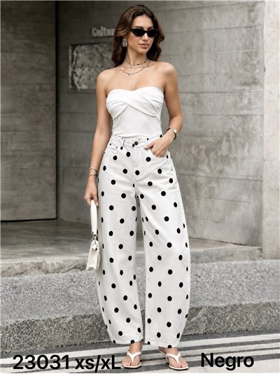 Pantalón vaquero barrel de lunares negros 2