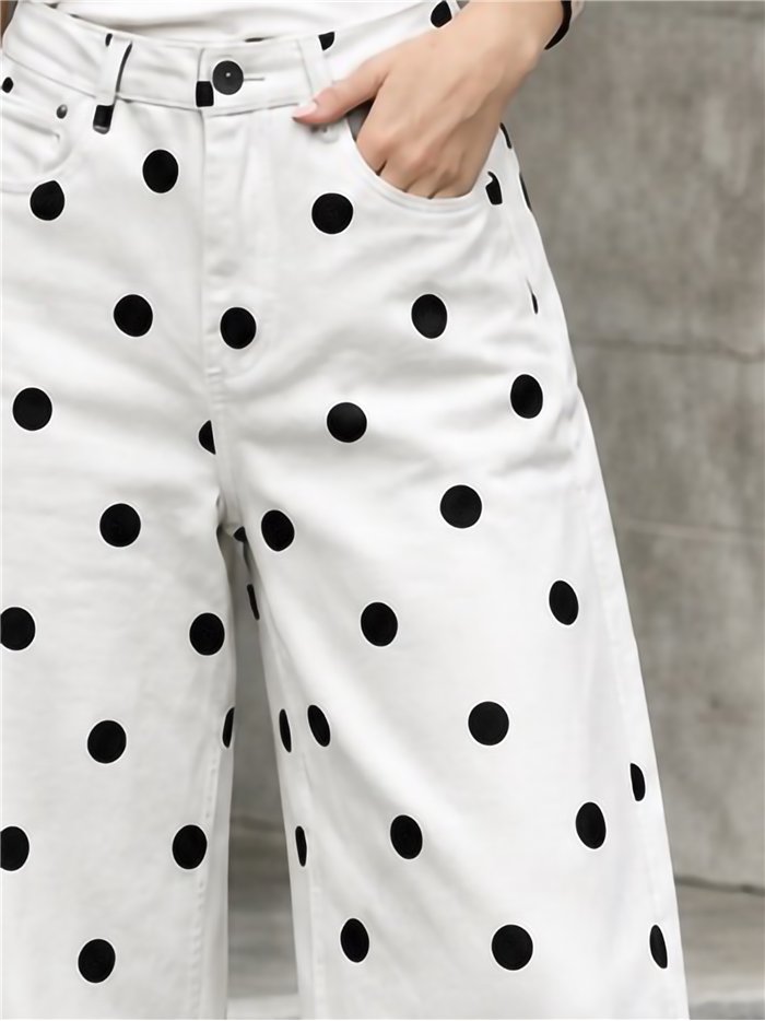 Pantalón vaquero barrel de lunares negros