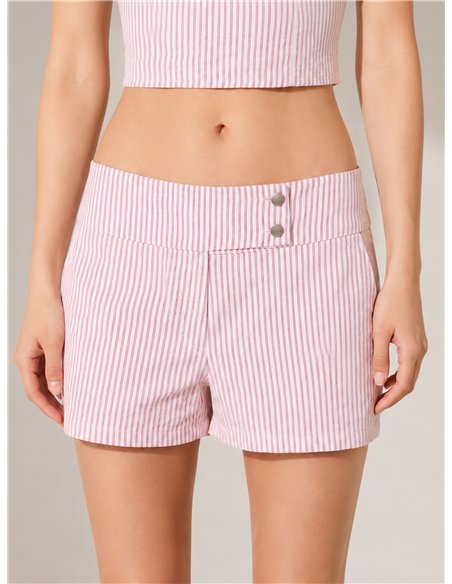 Short de rayas con botones laterales