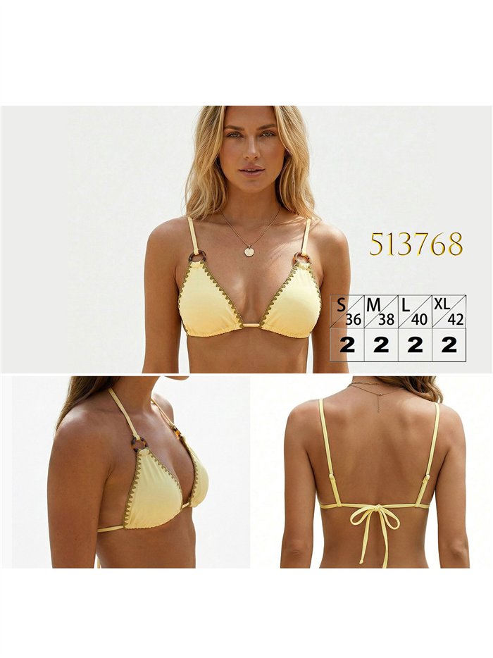 Top bikini triángulo con aros decorativos