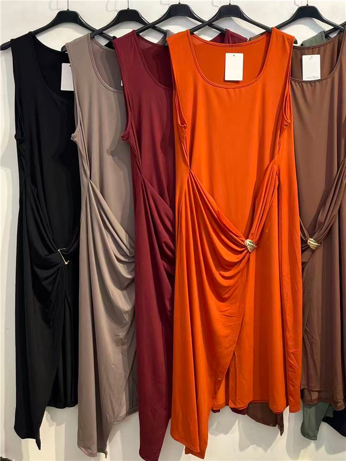 Gerafftes Lycra-Midikleid mit Schnalle