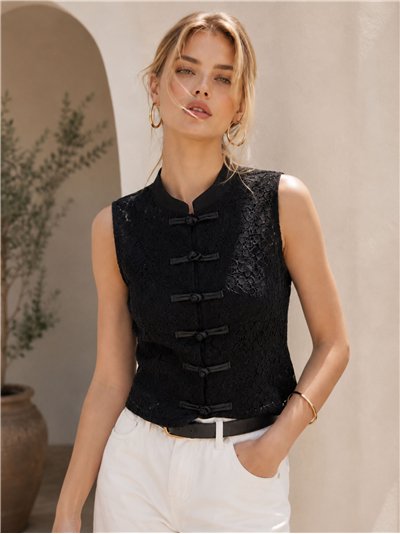 Blusa encaje con alamares