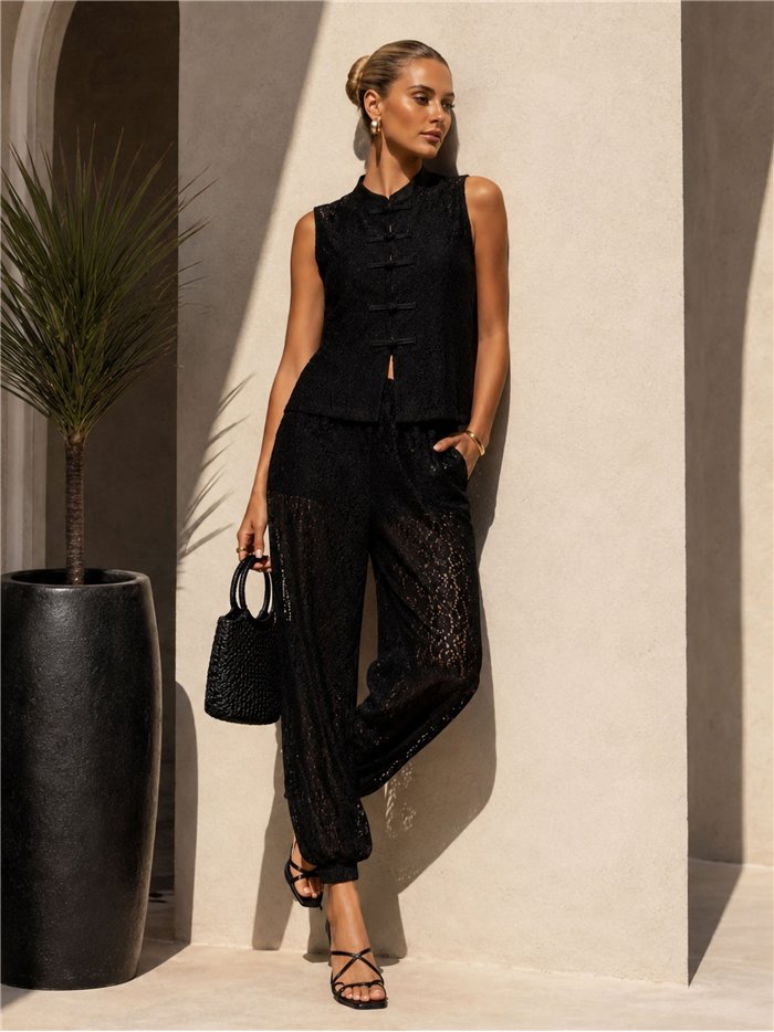 Blusa encaje con alamares