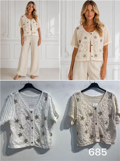 Chaqueta de crochet bordada con flores 2