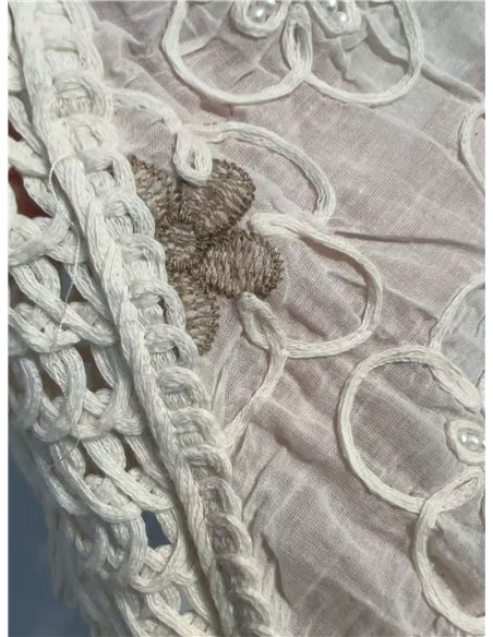 Chaqueta de crochet bordada con flores