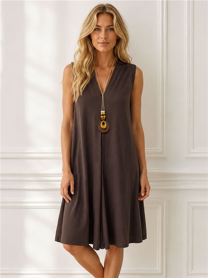 Robe midi unie à col en V et collier