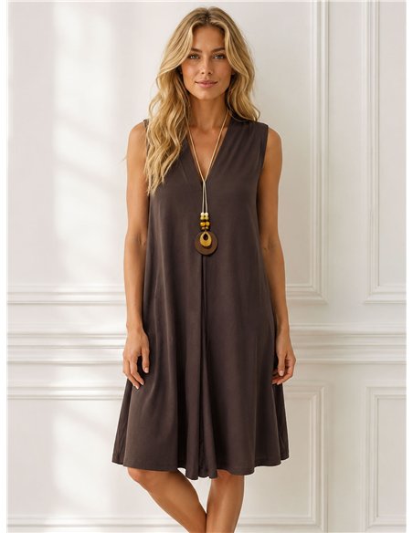 Robe midi unie à col en V et collier