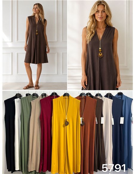 Robe midi unie à col en V et collier
