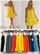 Kurzes Trägerkleid mit Rüschen