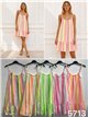 Vestido curto com alças estampadas em neon