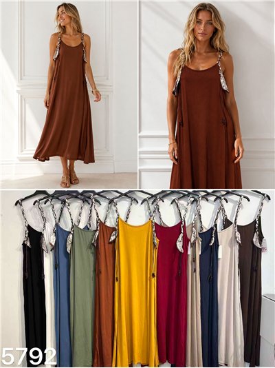 Vestido midi liso con tirante trenzado y abalorios 2