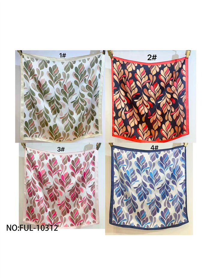 Lenço quadrado com folhas decorativas