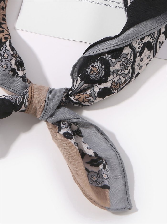 Pañuelo cuadrado patchwork estampado