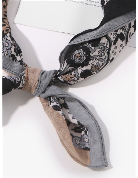 Pañuelo cuadrado patchwork estampado