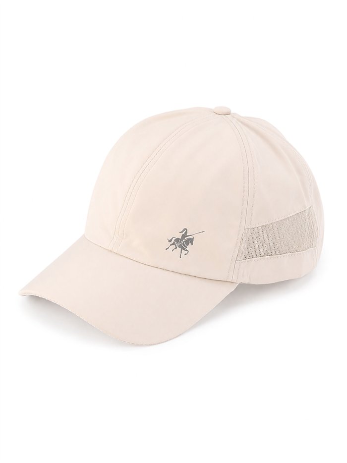 Gorra deportiva detalle frontal