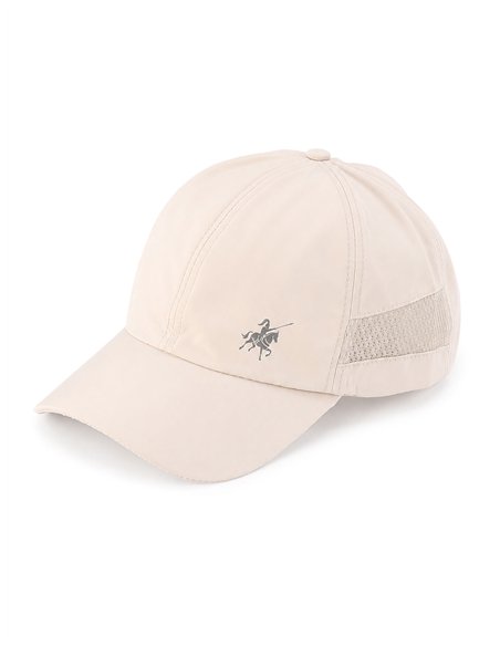 Gorra deportiva detalle frontal