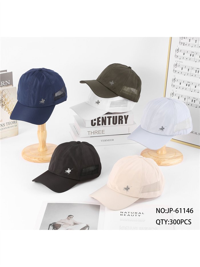 Gorra deportiva detalle frontal