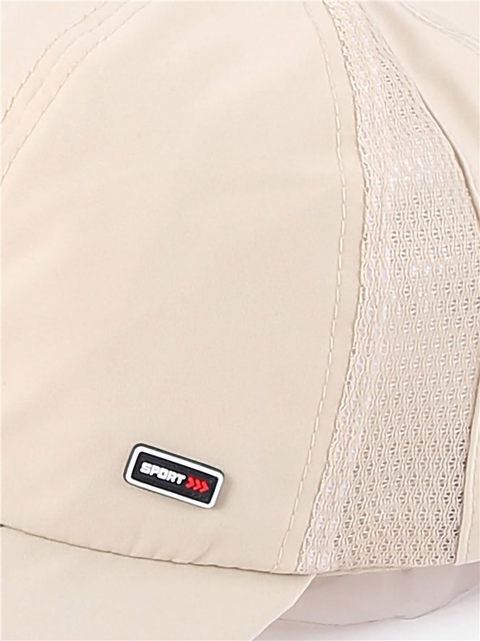 Gorra deportiva visera a rayas