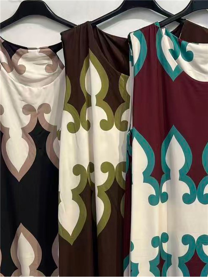 Lycra-Kleid in großer Größe mit Arabeskenmuster