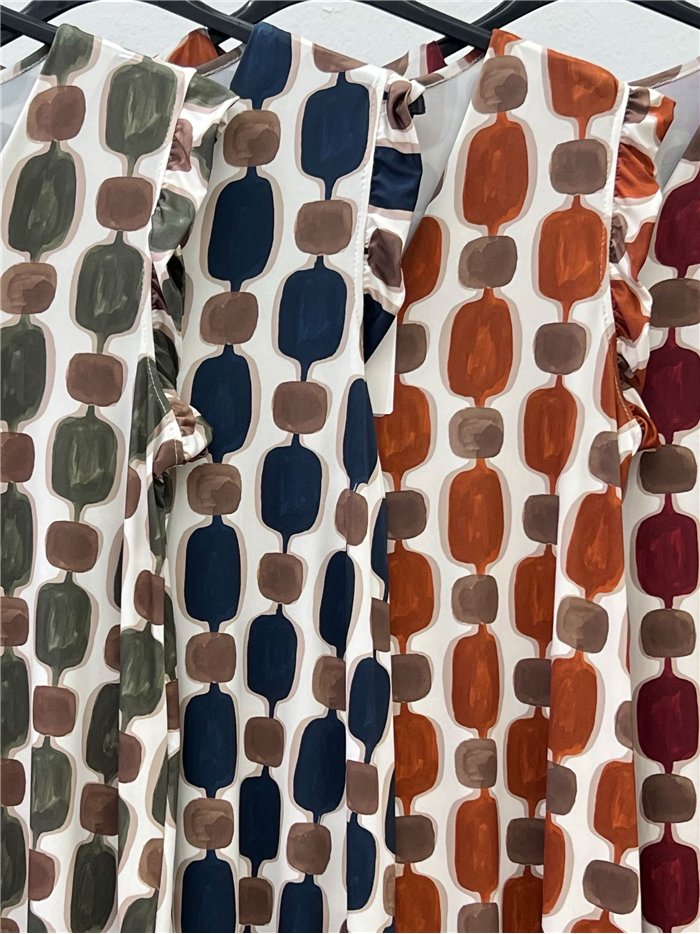 Lycra-Kleid mit Perlenmuster und Rüschenärmeln