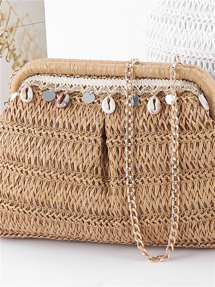 Bolso de mano de rafia con conchas