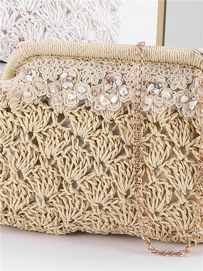 Bolso de mano de rafia con crochet y abalorios