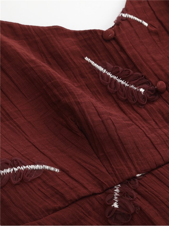 Top de tirantes con bordado en relieve