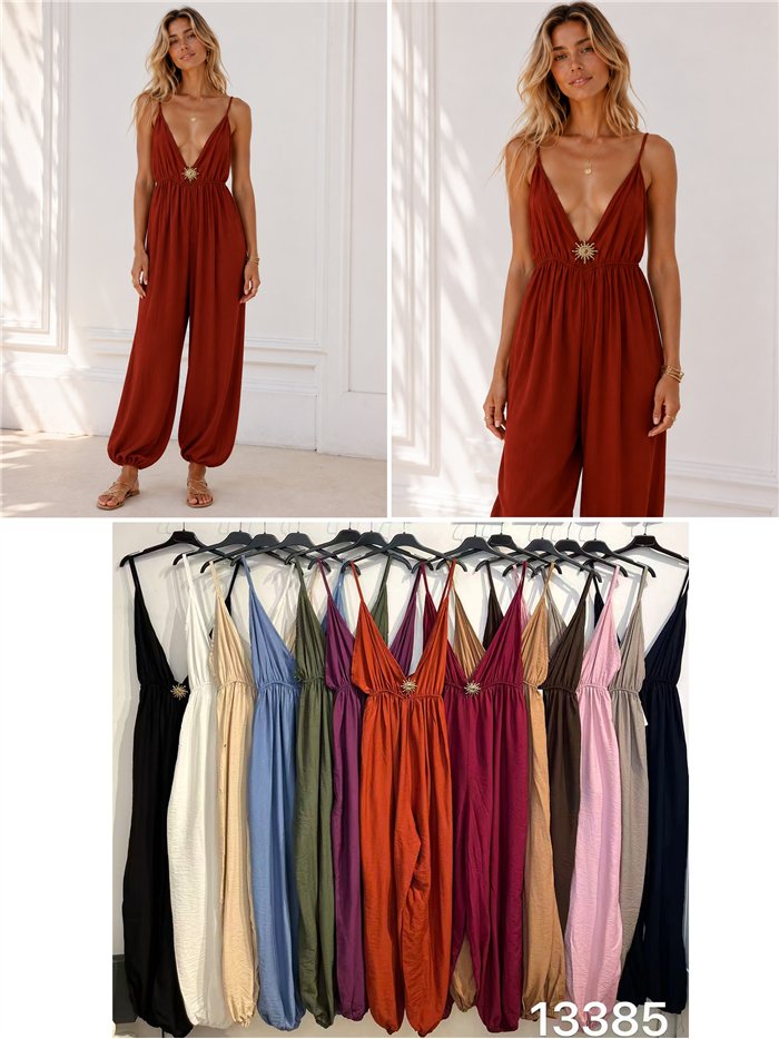 Mono escote pico con broche
