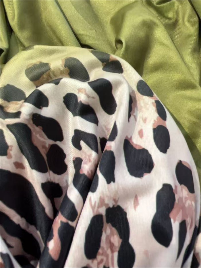 Conjunto talla grande blusa lycra degradado leopardo y pantalón