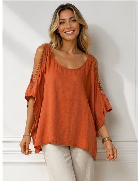 Blusa talla grande con detalle crochet