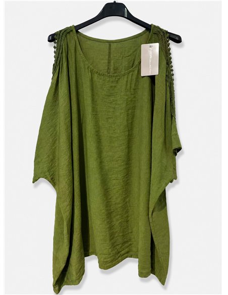 Blusa talla grande con detalle crochet