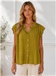 Blusa fluida con botones y rejilla