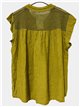 Blusa fluida con botones y rejilla