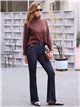 Jeans a zampa scuri con tasche a patta