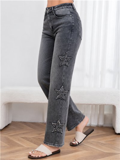 Jeans gris con estrellas aplicadas