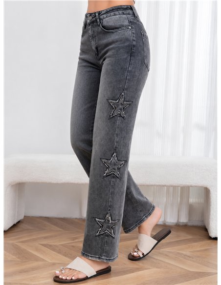 Jeans gris con estrellas aplicadas