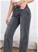 Jeans gris con estrellas aplicadas