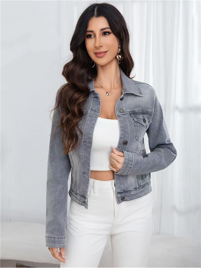 Chaqueta denim gris con estrella de strass