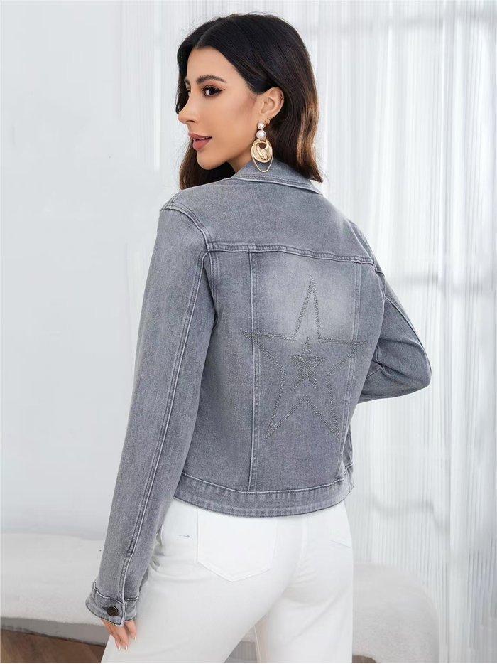 Chaqueta denim gris con estrella de strass