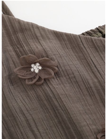 Top de tirantes con flores en relieve