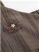 Top de tirantes con flores en relieve
