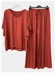 Conjunto blusa amplia satinada y pantalón palazzo