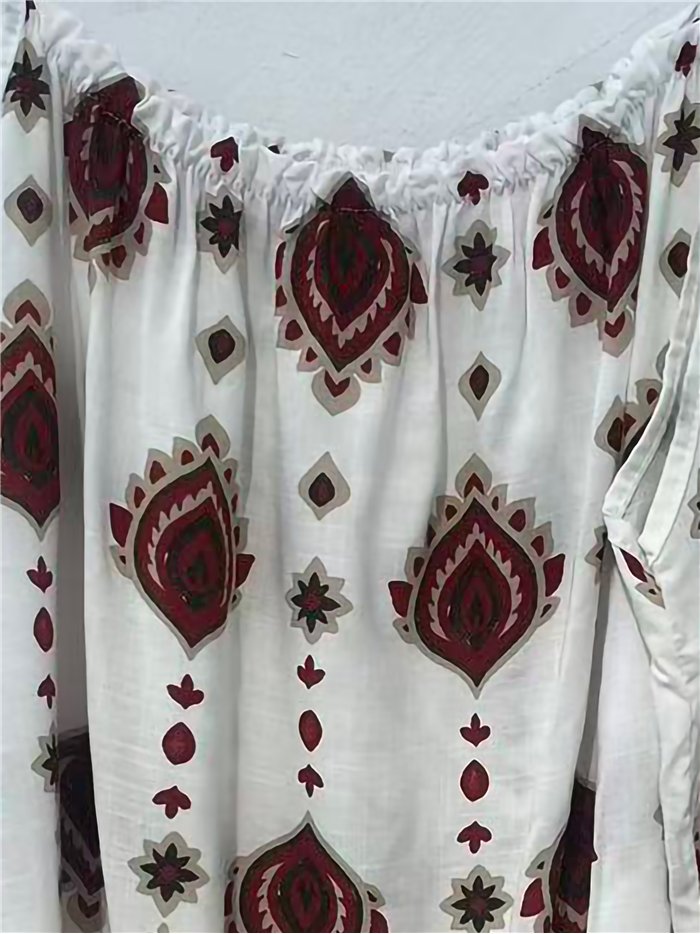 Kurzes arabeskes Kleid mit Trägern