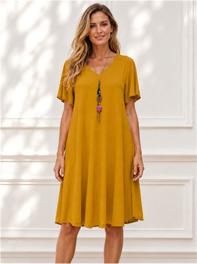 Vestido liso cuello pico con collar