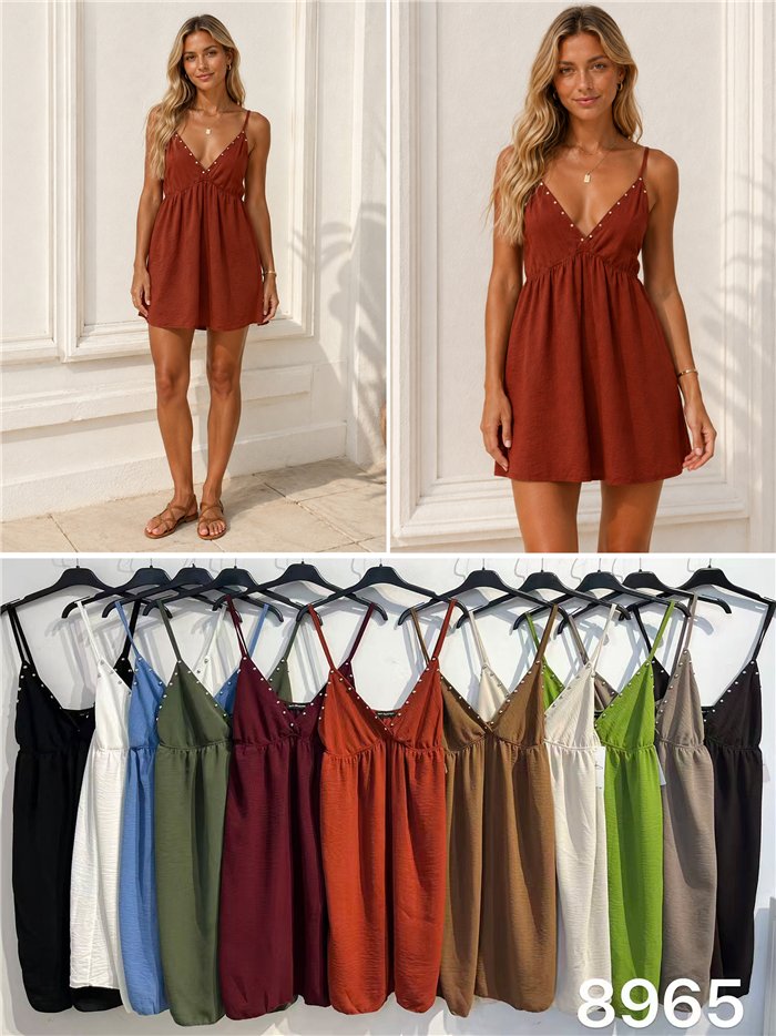 Vestido corto con tirantes y tachas