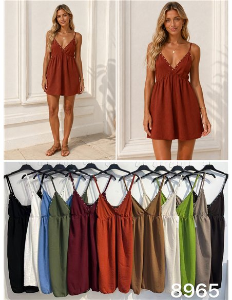 Vestido corto con tirantes y tachas