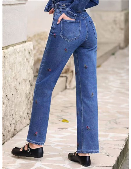 Jeans flores bordadas
