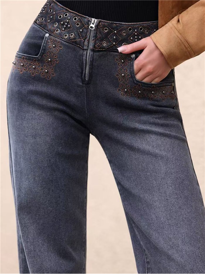 Embroidered waist straight jeans with eyelet detail