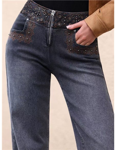 Embroidered waist straight jeans with eyelet detail